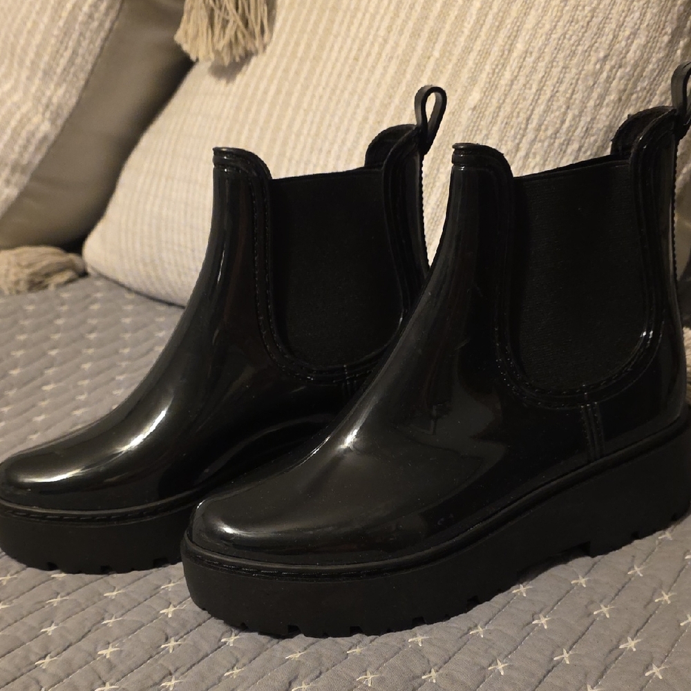 DV by Dolce Vita Glossy Black Women's Rain Boots